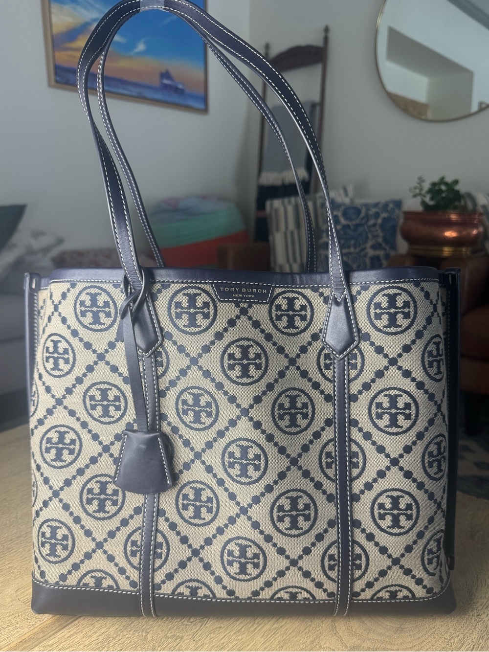 Tory Burch Luxury Tote Bag - Picture 6 of 11